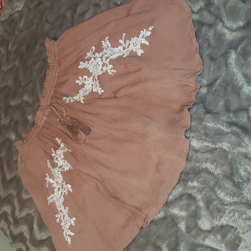 Blush skirt with white floral appliqué